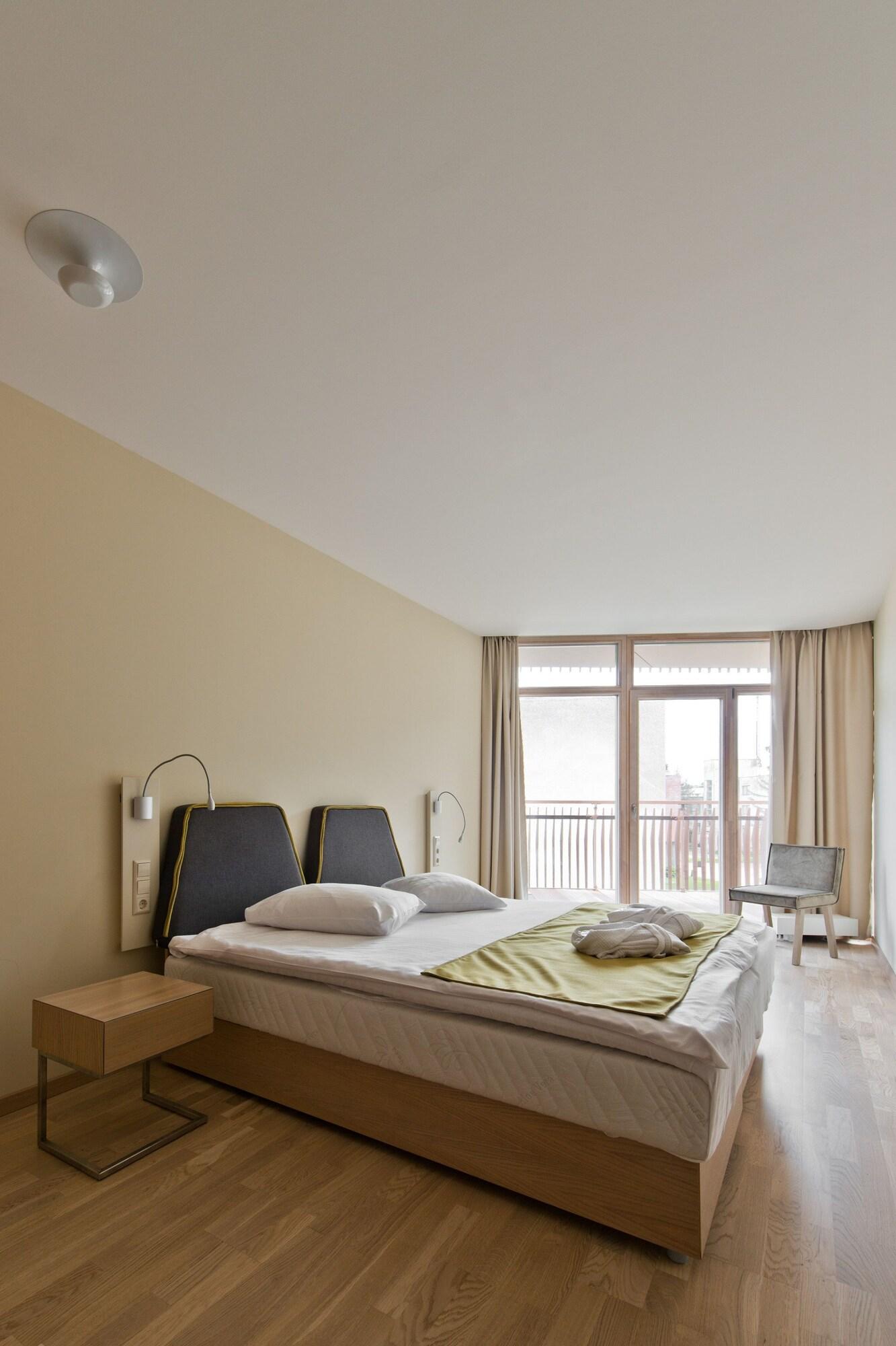 Mana Suites & Sea Паланга Екстериор снимка