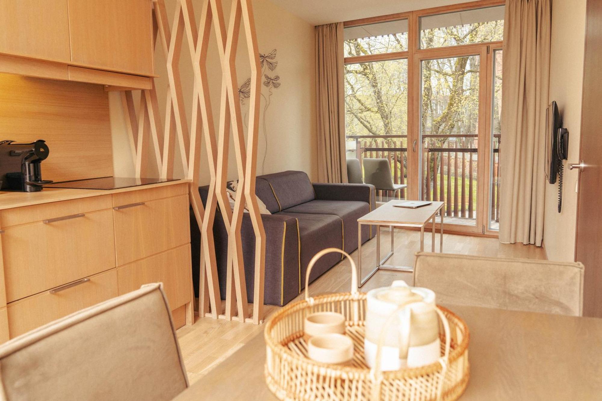 Mana Suites & Sea Паланга Екстериор снимка